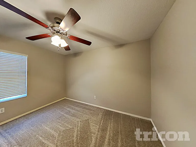 1412 Royal Meadows Trl — Photo 11