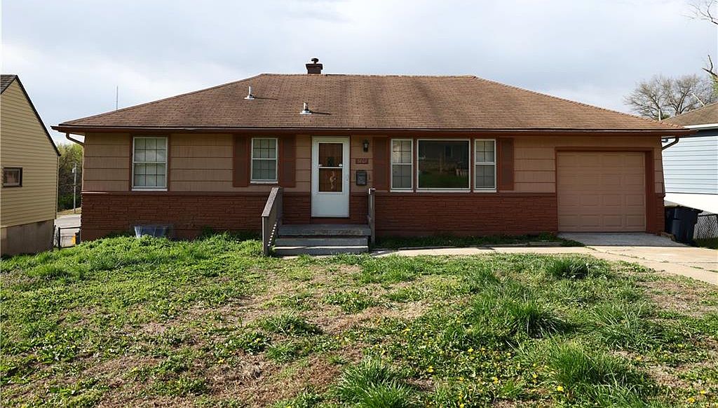 3807 E 72nd Ter, Kansas City, MO 64132 | Zillow