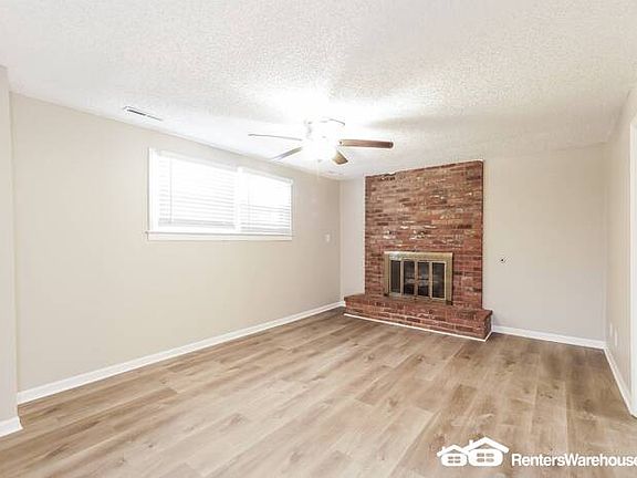 5th image of 1483 Hemlock Dr
