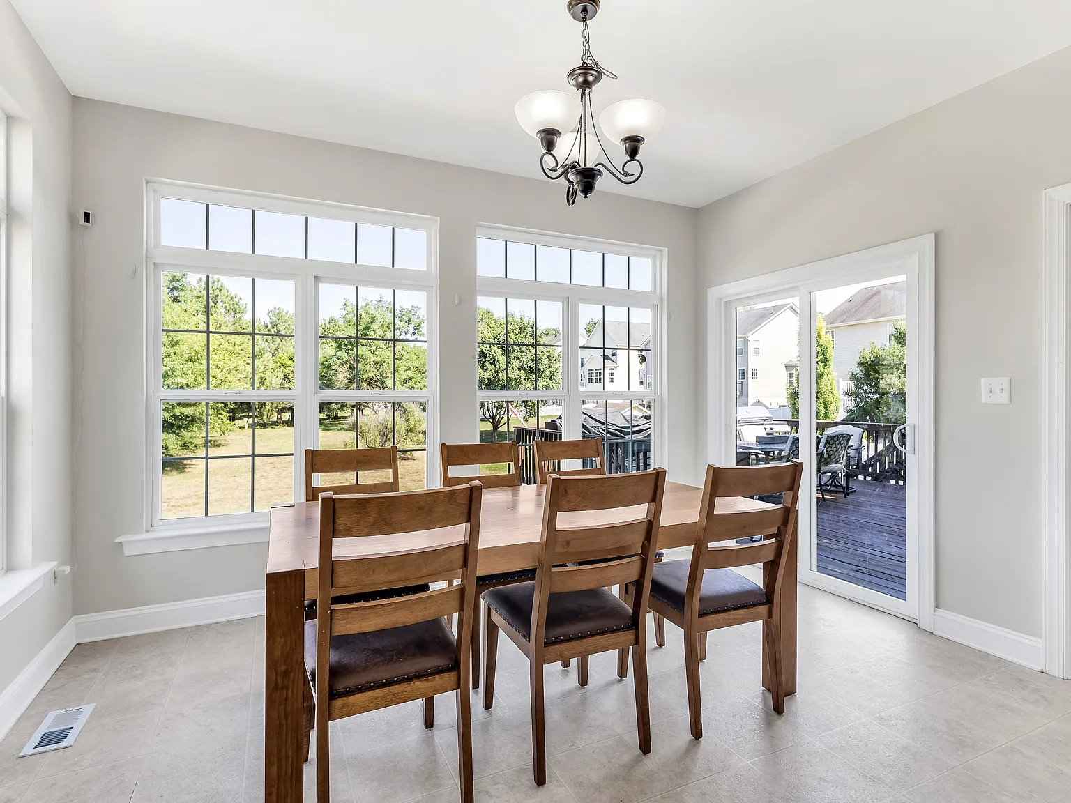 4 bed, 3129 sqft, $3,700 — Photo 4