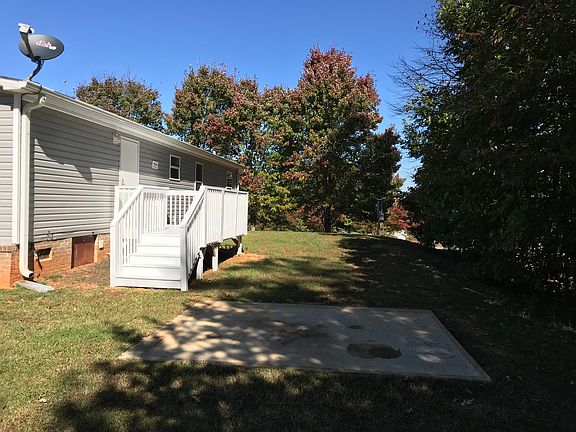 5th image of 201 Brookview Dr
