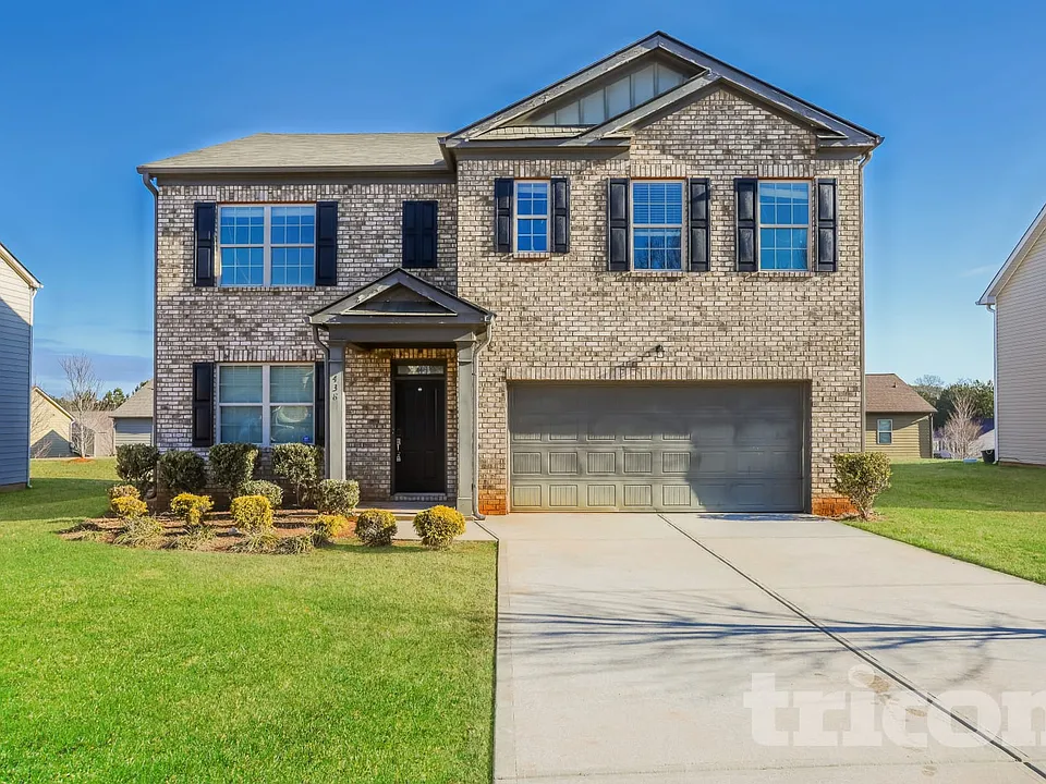 438 Lake Ridge Ln