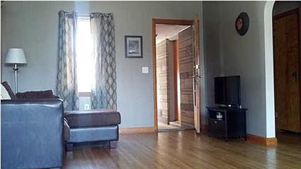 5th image of 213 S Saint James Blvd