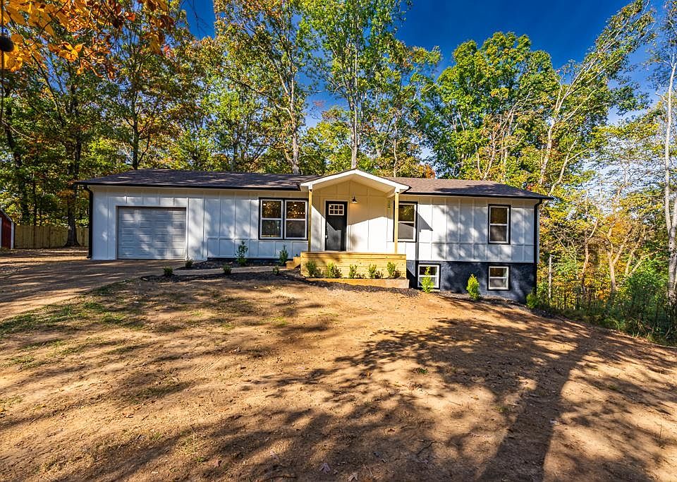 1st image of 585 Aubrey Dr