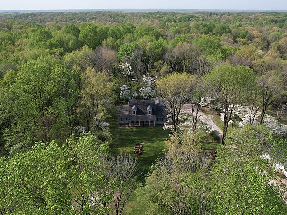 3rd image of 2414 E County Road 50 N