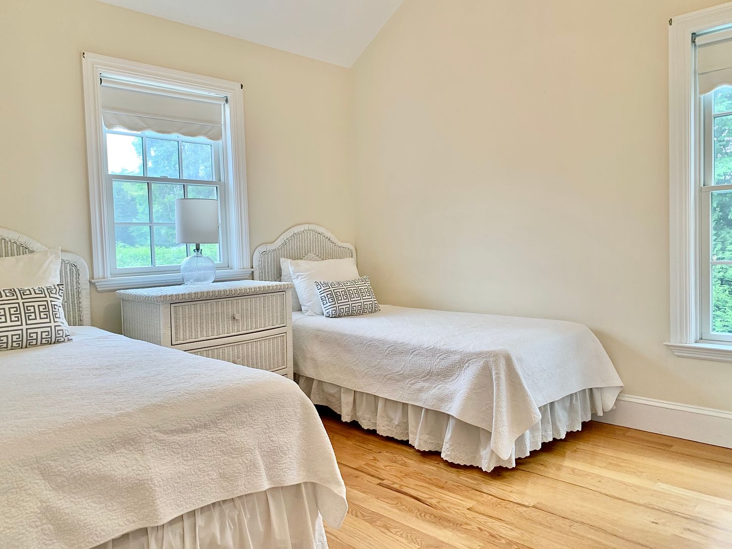  Upstairs twin room with view of the pool