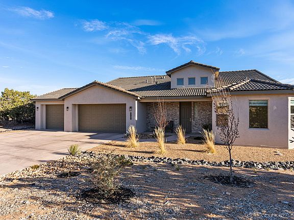 3rd image of 5731 Venada Ct NE