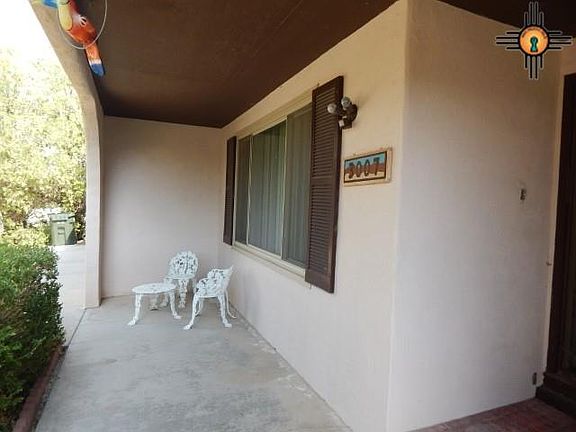 3rd image of 3007 Mountain View Dr