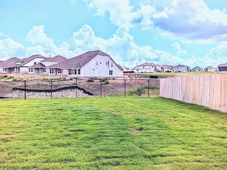 221 Sand Lily Ln — Photo 25