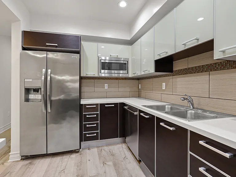 Large Kitchen Spaces with Ample Cabinet Storage