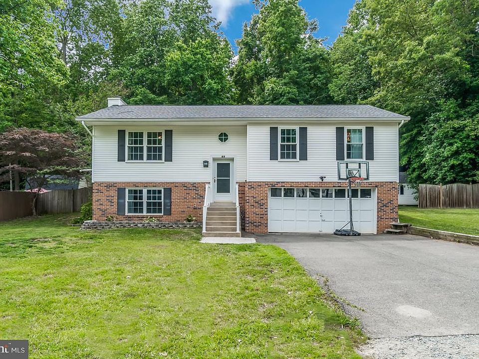 1st image of 22 Meadowood Dr