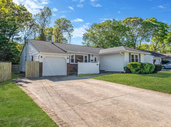 14 Center Street, Ronkonkoma, NY 11779