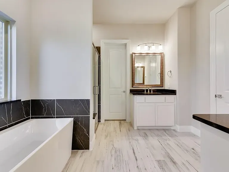 4044 Crowe Ln — Photo 3