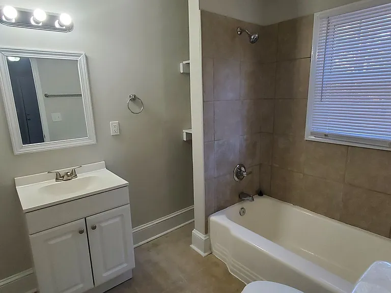222B Woodrow St — Photo 9