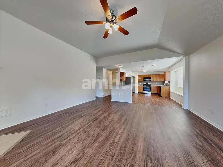 32007 Annice Ln — Photo 4