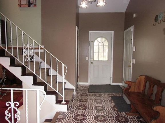 2nd image of 8 Crestmont Dr