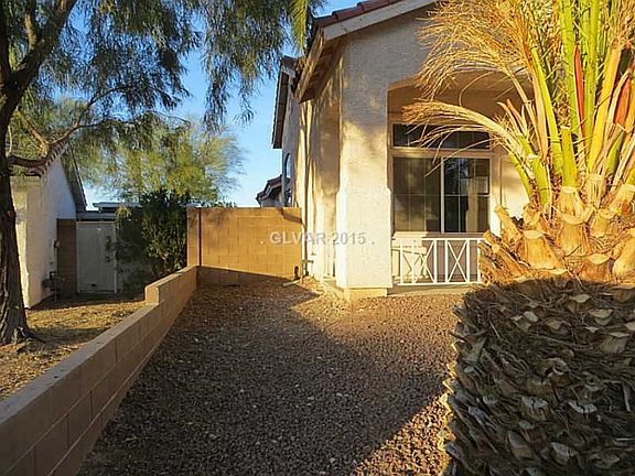 2nd image of 6470 Begonia Bay Ave