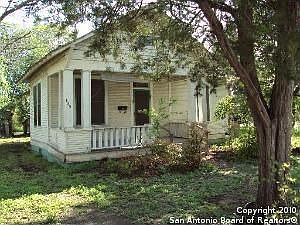 2nd image of 659 S Castell Ave