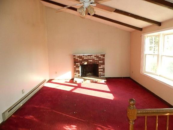 5th image of 129 Shores St