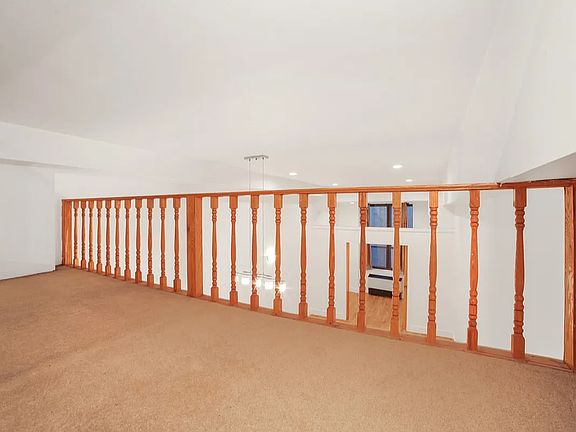 5th image of 207 E 37th St APT 1E