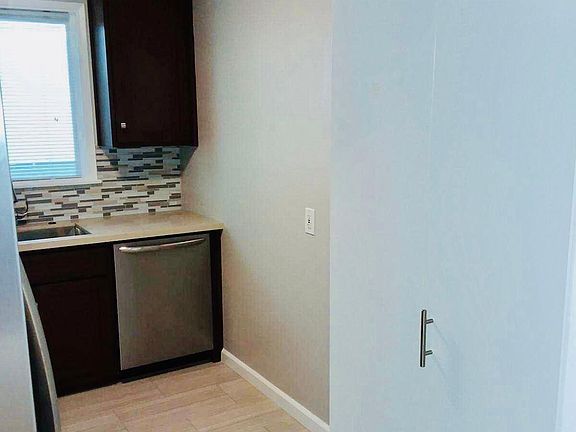 2nd image of 1117 S Shenandoah St APT 3