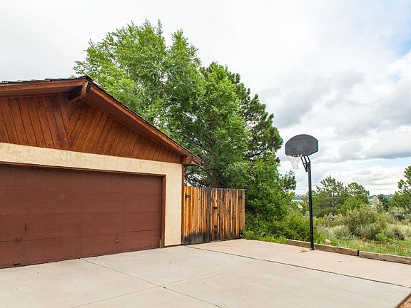 Parking space for a tent trailer