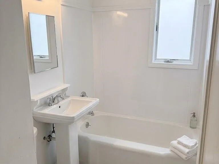 45 Cedar Ave #B — Photo 6