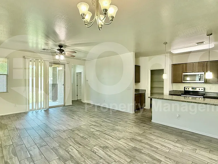 8924 N 102nd Ln — Photo 8