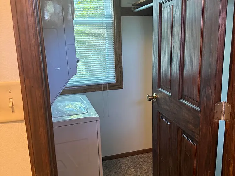 240 Carrington St — Photo 9