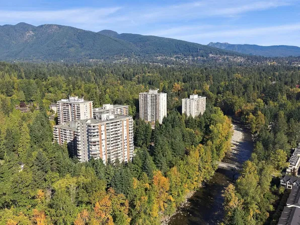 2024 Fullerton Ave #403, North Vancouver, BC V7P 3G4