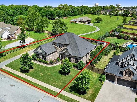 2nd image of 110 Brookshire Ln