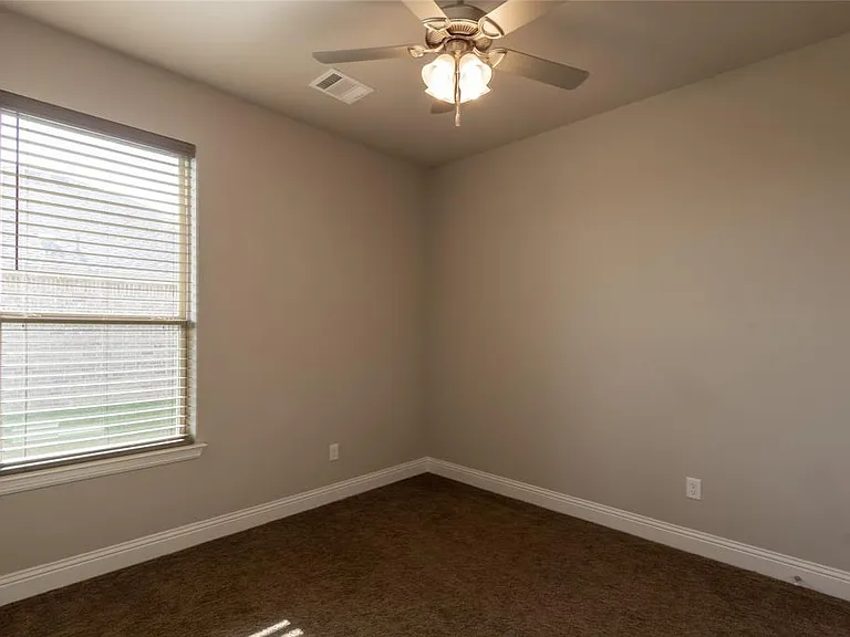 405 Stoneridge Dr — Photo 10