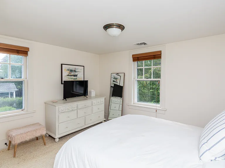 40 McGuirk St — Photo 13