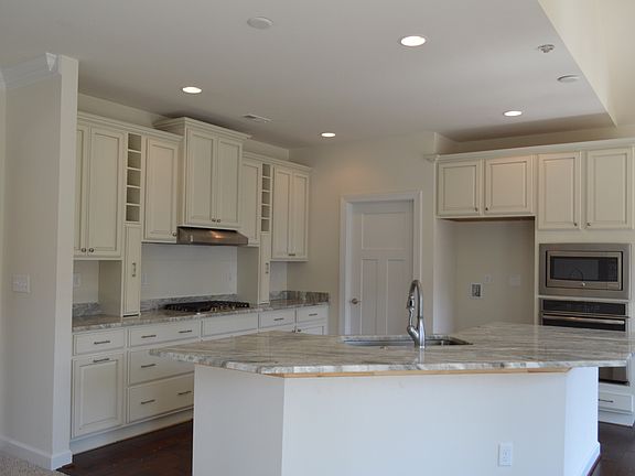 2nd image of 1101 Claremont