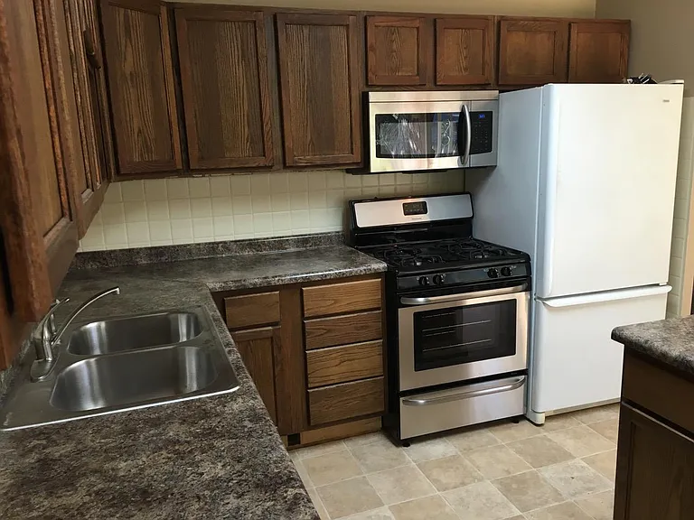 2403 Lawndale Dr — Photo 4