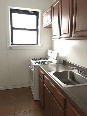 Sold by RC Realty Group of New York Inc | media 17