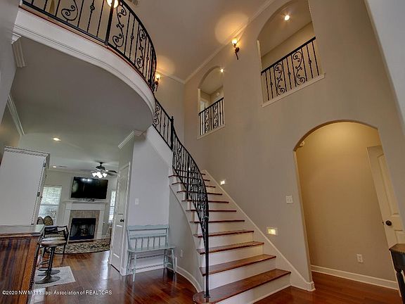 5th image of 7307 Lauren Ln