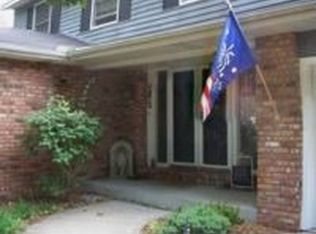 6724 N Post Oak Rd, Peoria, IL 61615