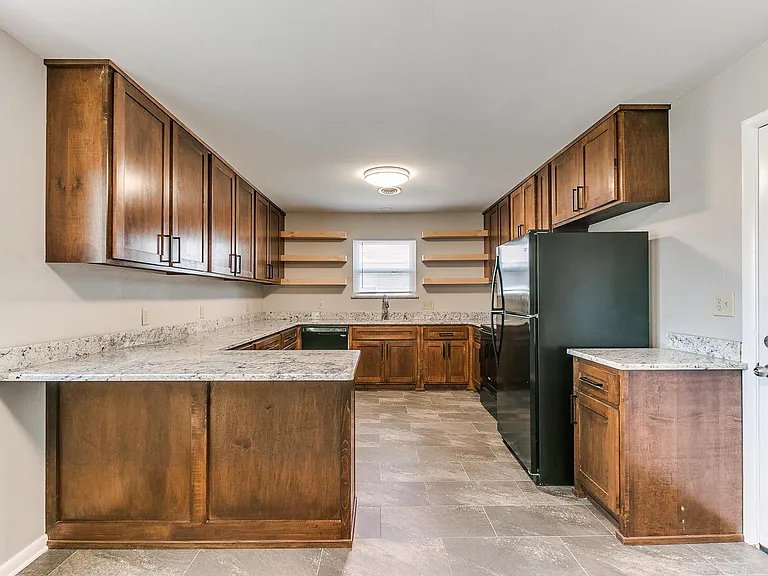1314 Sycamore St — Photo 8