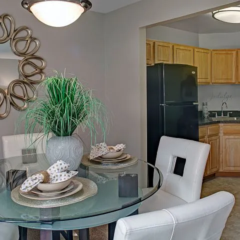 Oakcrest Towers — Photo 13