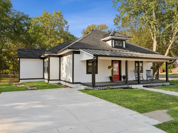 301 E Bois D Arc St, Leonard, TX 75452