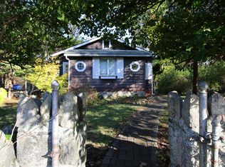 28 Pine St, Lake Peekskill, NY 10537