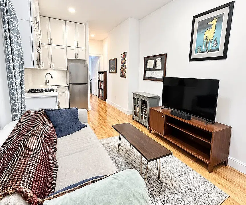 294 W 92nd St #4G