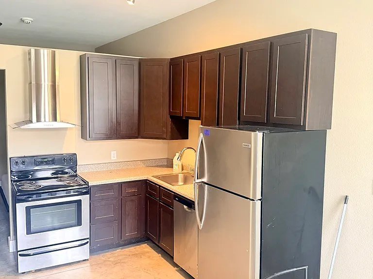 151 N Fountain St — Photo 15