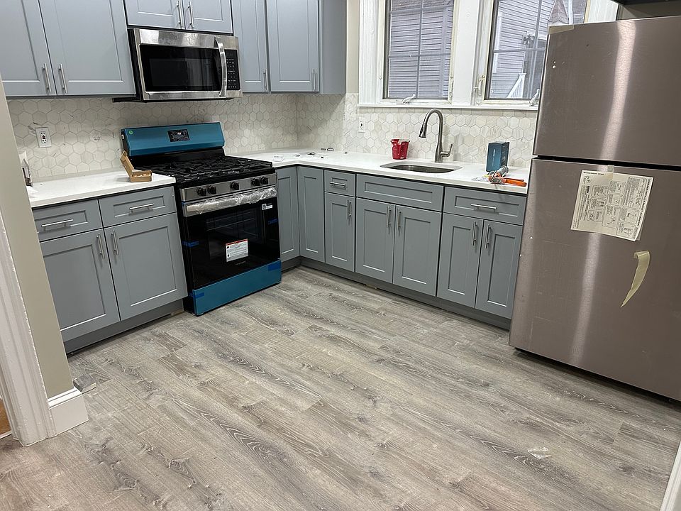 1st image of 354 Hoyt Ave #1