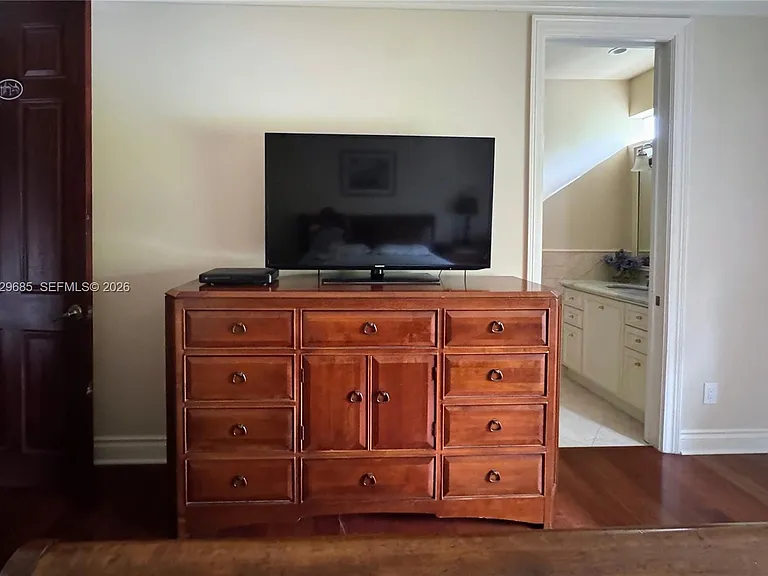 10445 Canterbury Ct — Photo 74