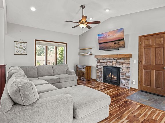 4th image of 8330 Cleadis Ave