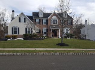 1405 Woodrose Manor Dr, Warrington, PA 18976