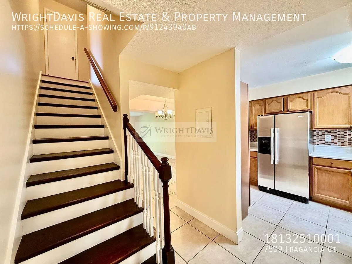 Spacious 3-Bedroom, 2.5-Bath Tampa Condo with Garage & Covered Carport — Photo 4