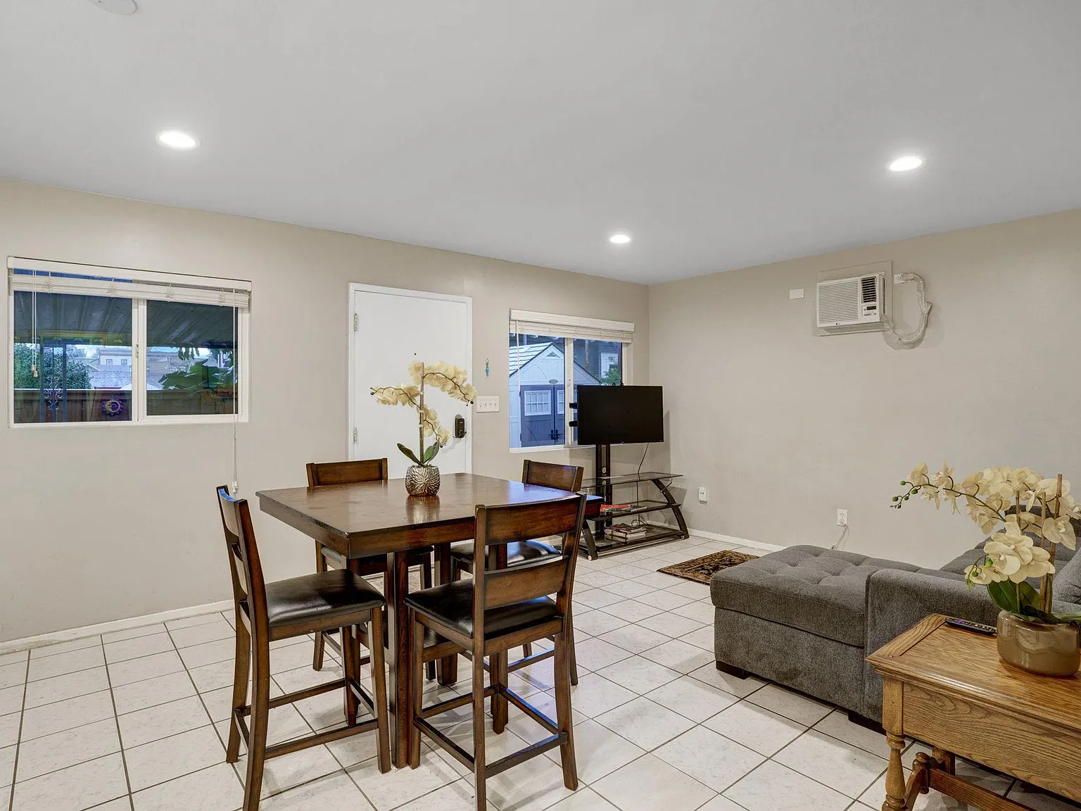 1 bed, 500 sqft, $2,100 — Photo 4